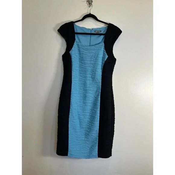 Roz and Ali Turquoise Dress with Black Side Panels and Cap Sleeves 14 - Picture 1 of 8